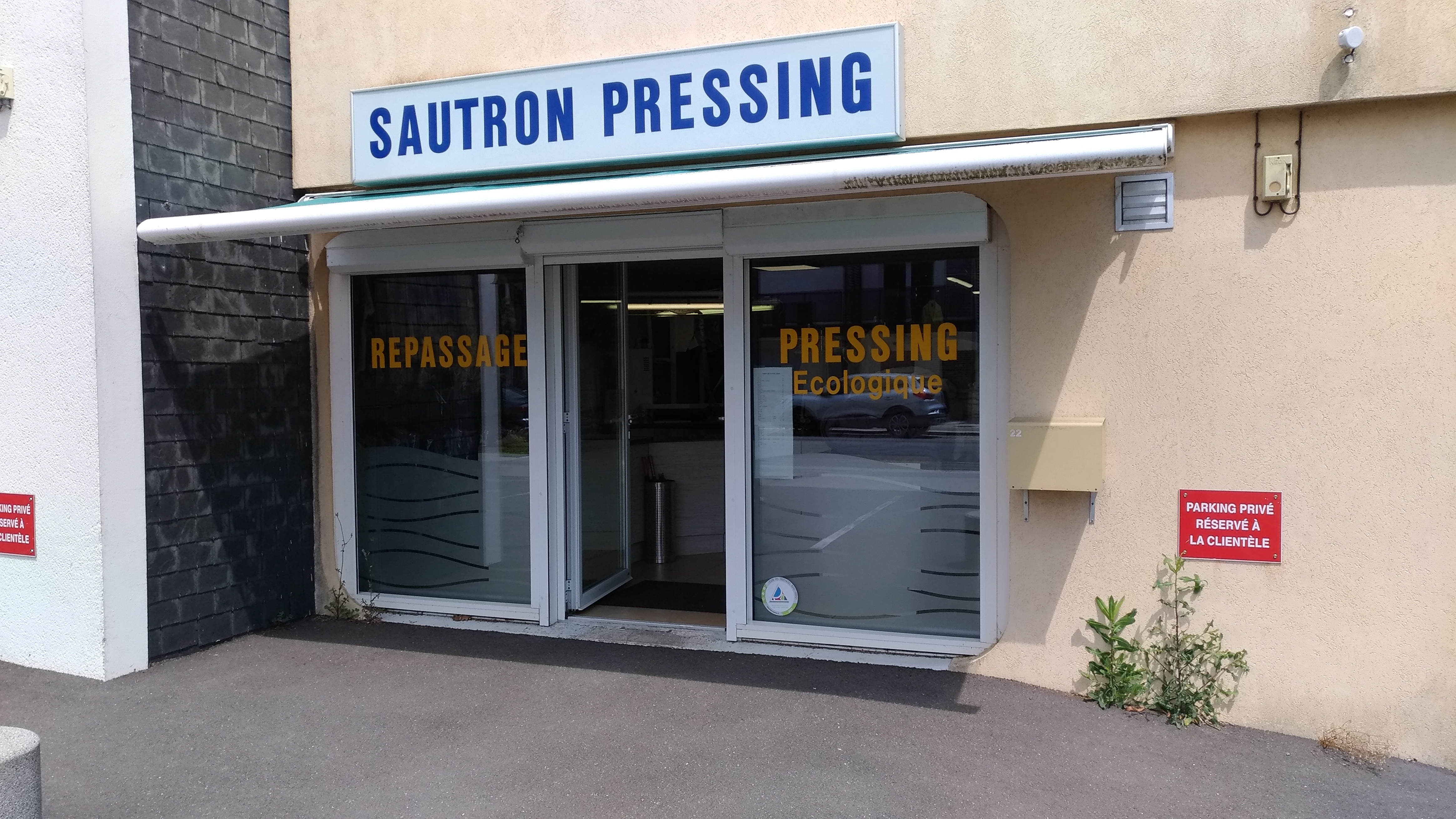 Sautron Pressing